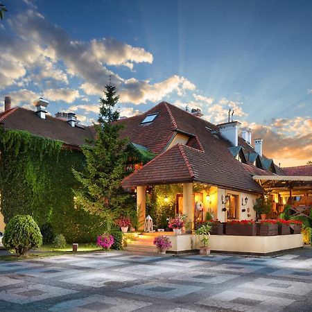 Villa Riccona Bronisze ภายนอก รูปภาพ