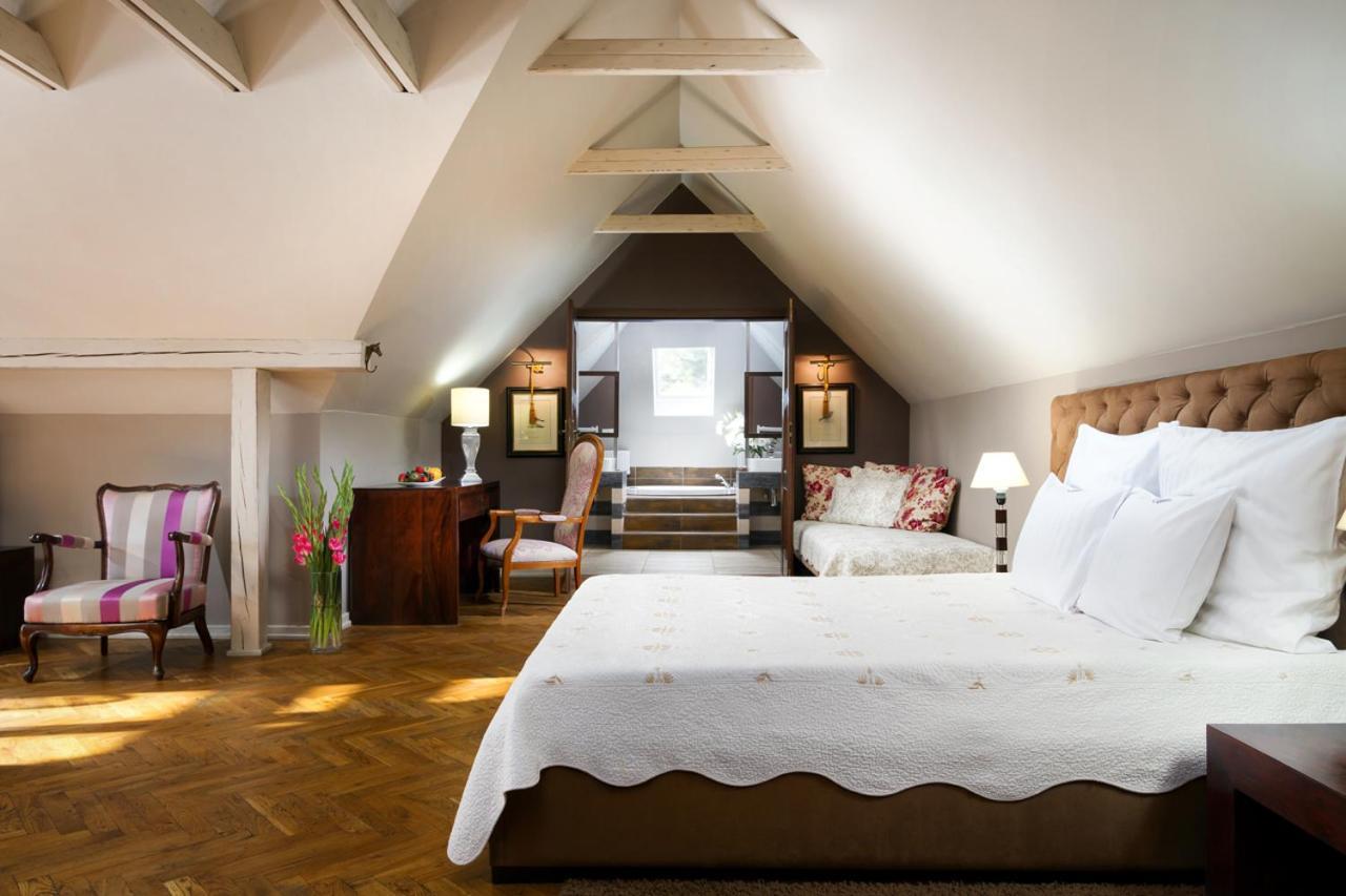 Villa Riccona Bronisze ภายนอก รูปภาพ