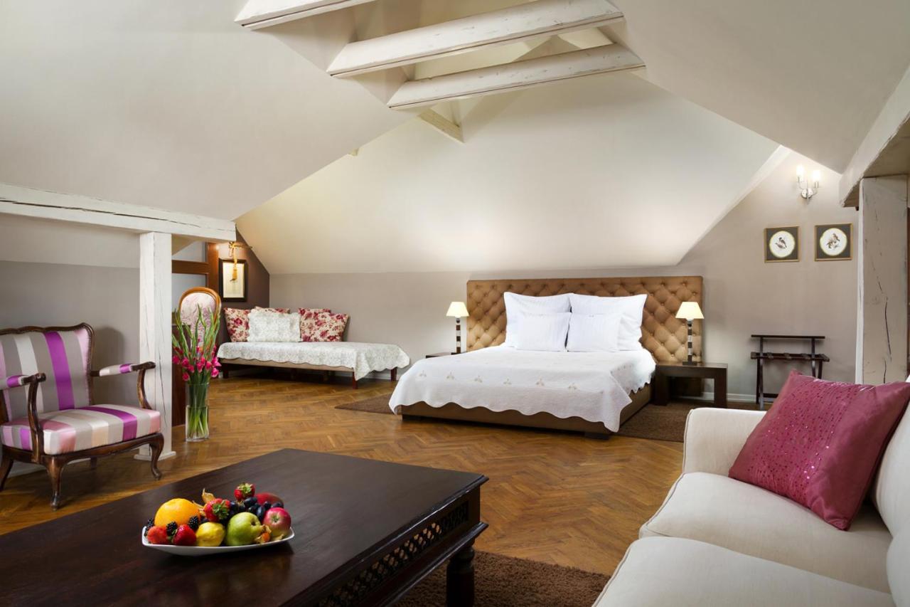 Villa Riccona Bronisze ภายนอก รูปภาพ